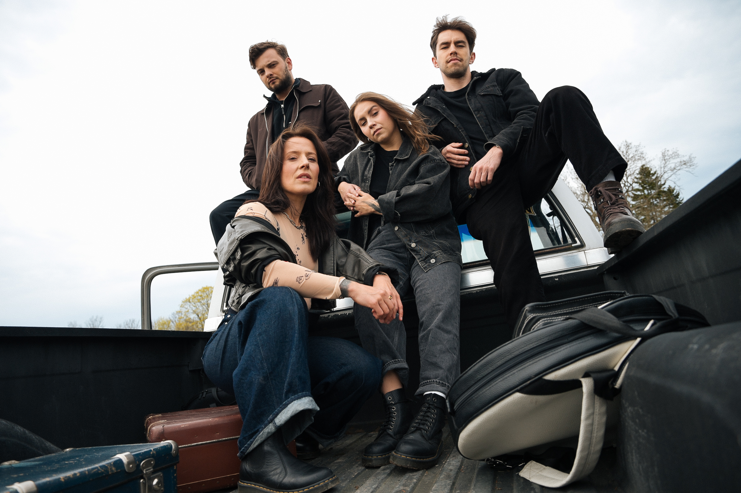 8.-Band-Carolina-Tagobert
